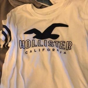 Hollister graphic❗️2 for 25